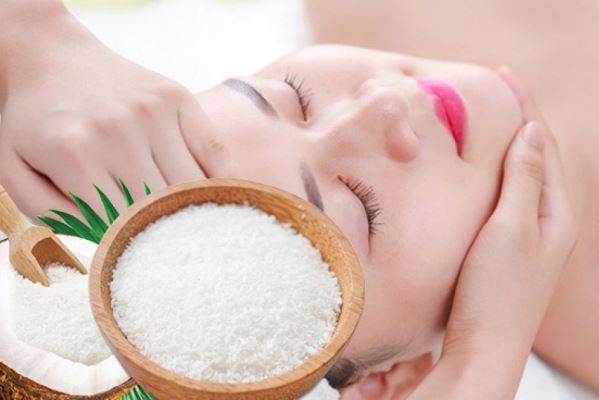 Tẩy tế bào chết cơm dừa